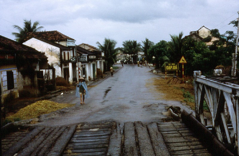 Anh doc la ve mien Trung - Tay Nguyen nam 1986-Hinh-10