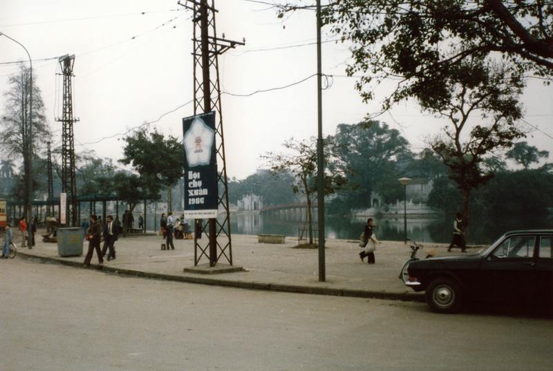 Hinh anh hiem cua cuoc song o Ha Noi nam 1986