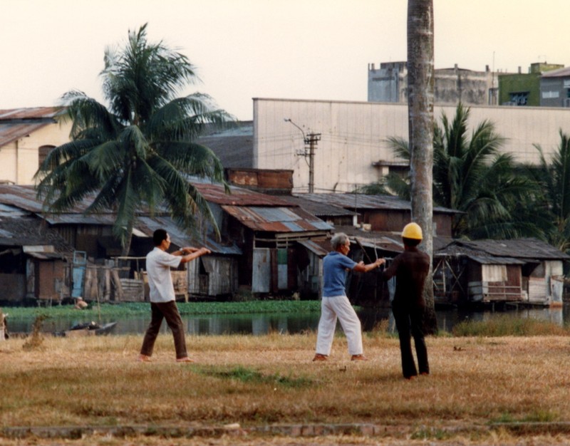 TP. HCM nam 1988 cuc song dong qua loat anh cua khach ngoai-Hinh-14