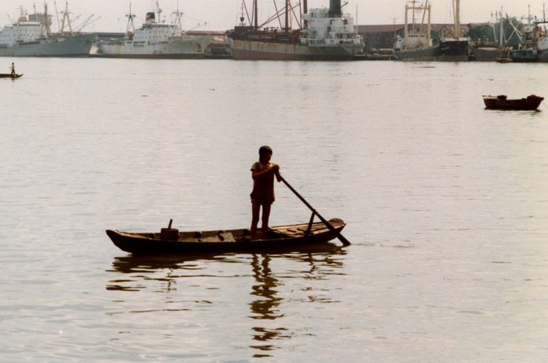 TP. HCM nam 1988 cuc song dong qua loat anh cua khach ngoai-Hinh-17