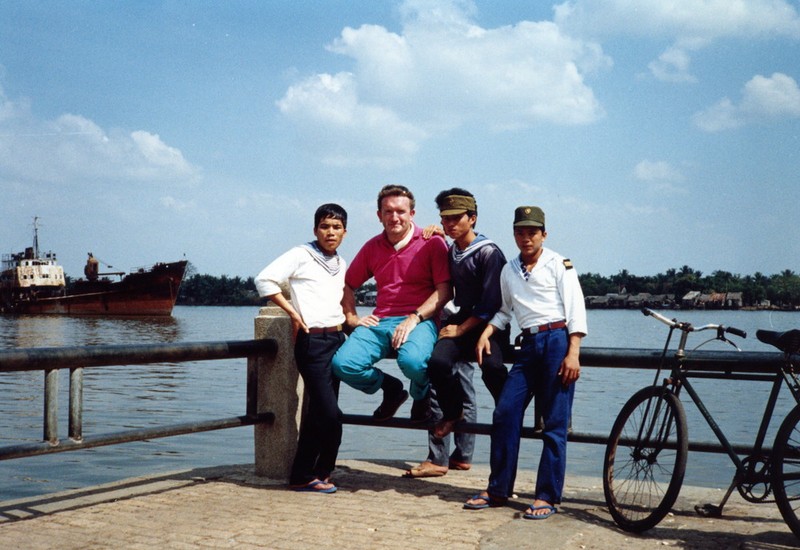 TP. HCM nam 1988 cuc song dong qua loat anh cua khach ngoai-Hinh-19