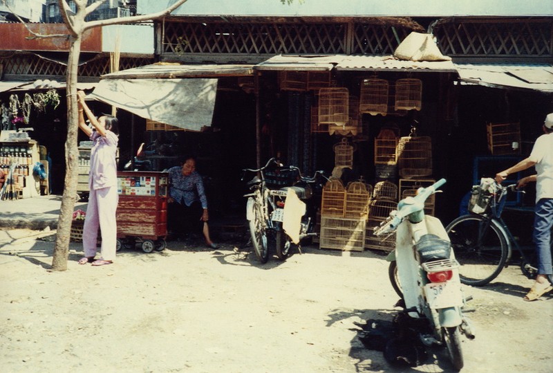 TP. HCM nam 1988 cuc song dong qua loat anh cua khach ngoai-Hinh-5