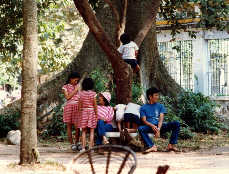 TP. HCM nam 1988 cuc song dong qua loat anh cua khach ngoai-Hinh-6