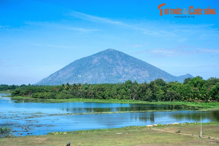 Du ngoan 3 ky quan nuc tieng cua vung dat Tay Ninh