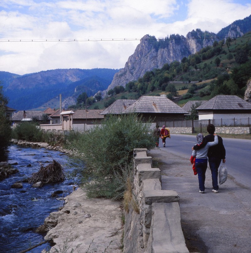 Loat anh hap dan ve dat nuoc Romania nam 1985-Hinh-13