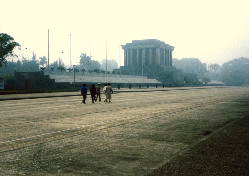 Boi hoi nhin lai Quang truong Ba Dinh nhung nam 1980-1990-Hinh-2