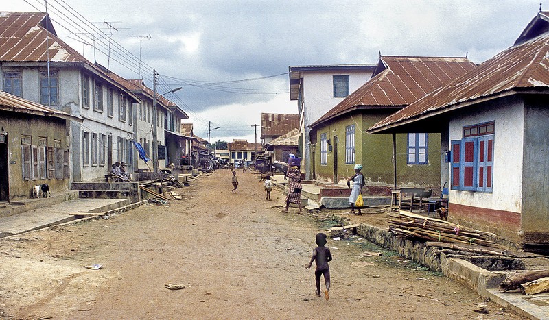 Nhung khoanh khac sinh dong o Nigeria nam 1982 qua loat anh quy-Hinh-10