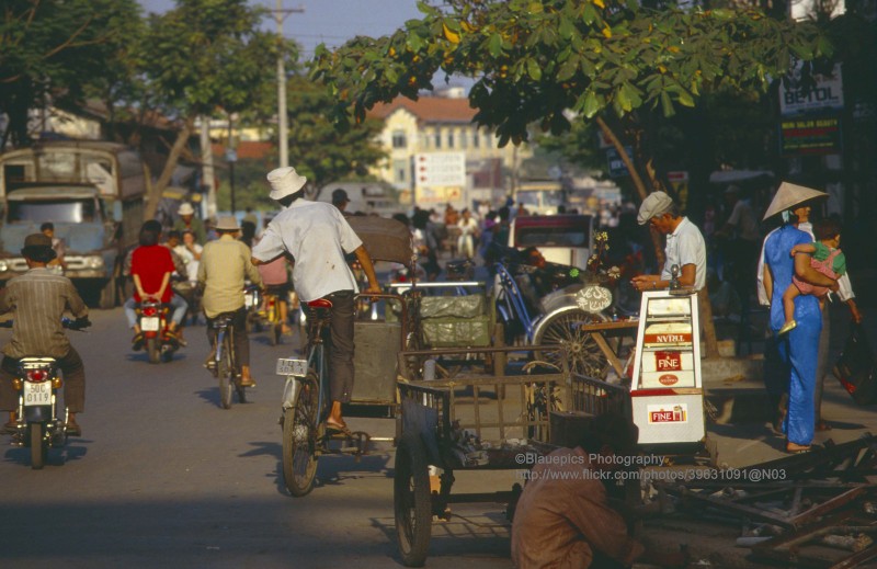 Chum anh dep ve TP HCM nam 1993 qua ong kinh nguoi Duc-Hinh-2