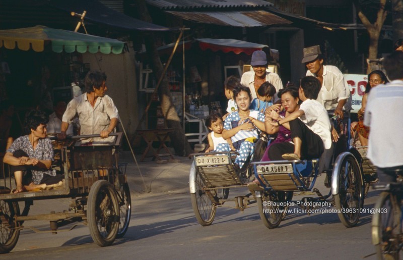 Net hon nhien cua tre em o TPHCM nam 1993 qua ong kinh khach Tay-Hinh-7