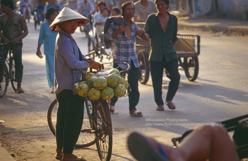 Giao thong o TP. HCM nam 1993 cuc sinh dong qua goc anh nguoi Duc-Hinh-8