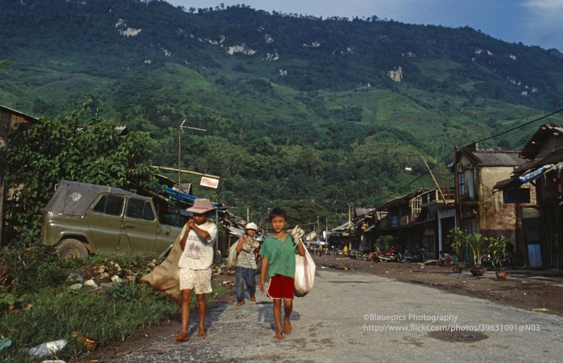 Loat anh hiem ve Lai Chau nam 1998 qua ong kinh du khach Duc-Hinh-7