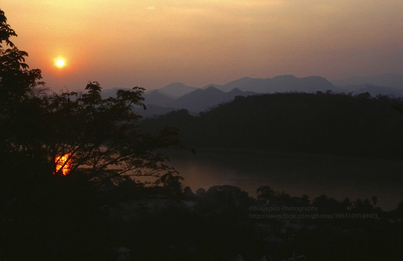 Co do Luang Prabang cua Lao nam 1996 dep co xua-Hinh-8