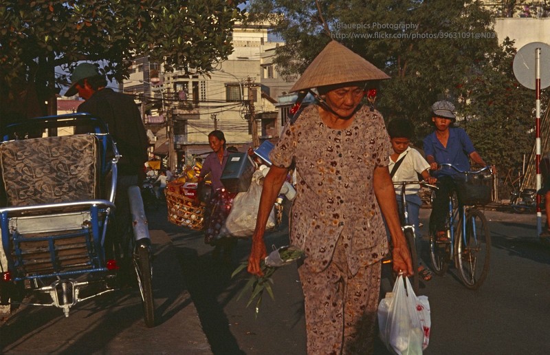 Nhin lai cuoc song doi thuong day chan thuc o TP. HCM nam 1998-Hinh-10