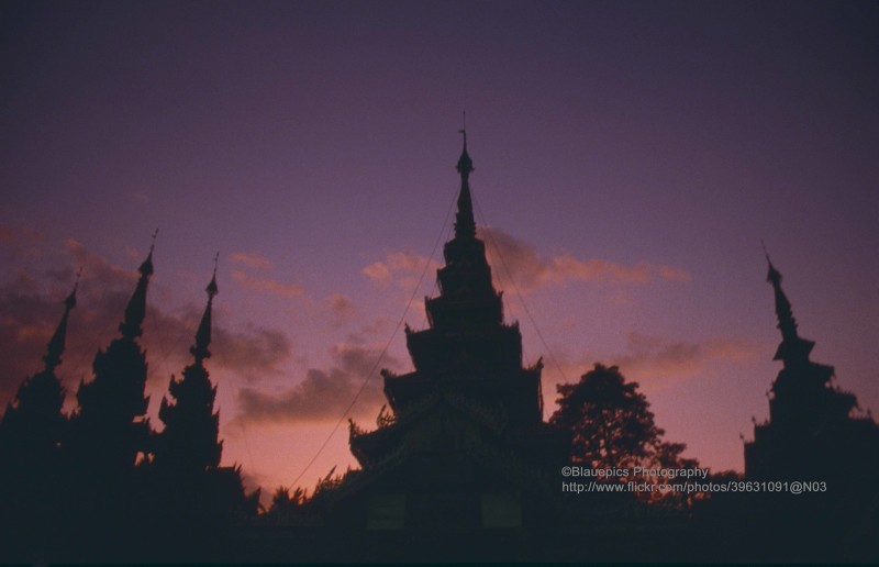 Cuoc song soi dong o thu do cua Myanmar nam 1992-Hinh-15