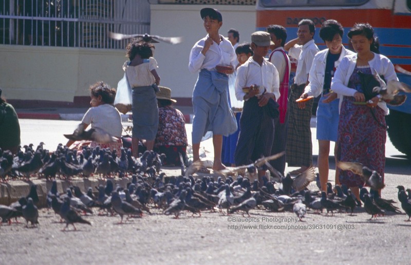 Cuoc song soi dong o thu do cua Myanmar nam 1992-Hinh-2