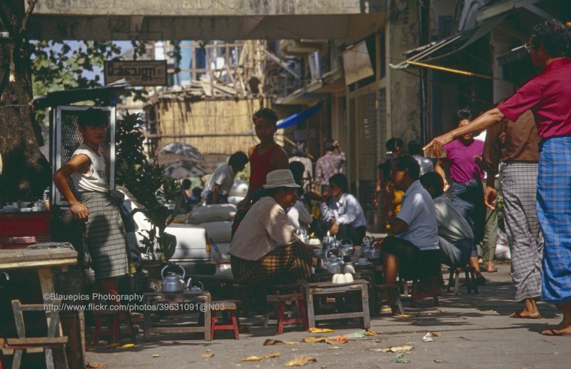 Cuoc song soi dong o thu do cua Myanmar nam 1992