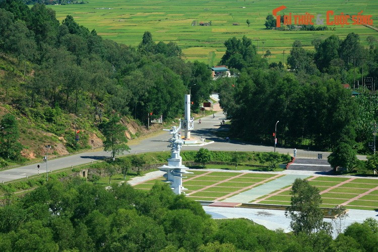 Ngam nhung tuong dai tuyet dep vinh danh nguoi phu nu Viet-Hinh-7