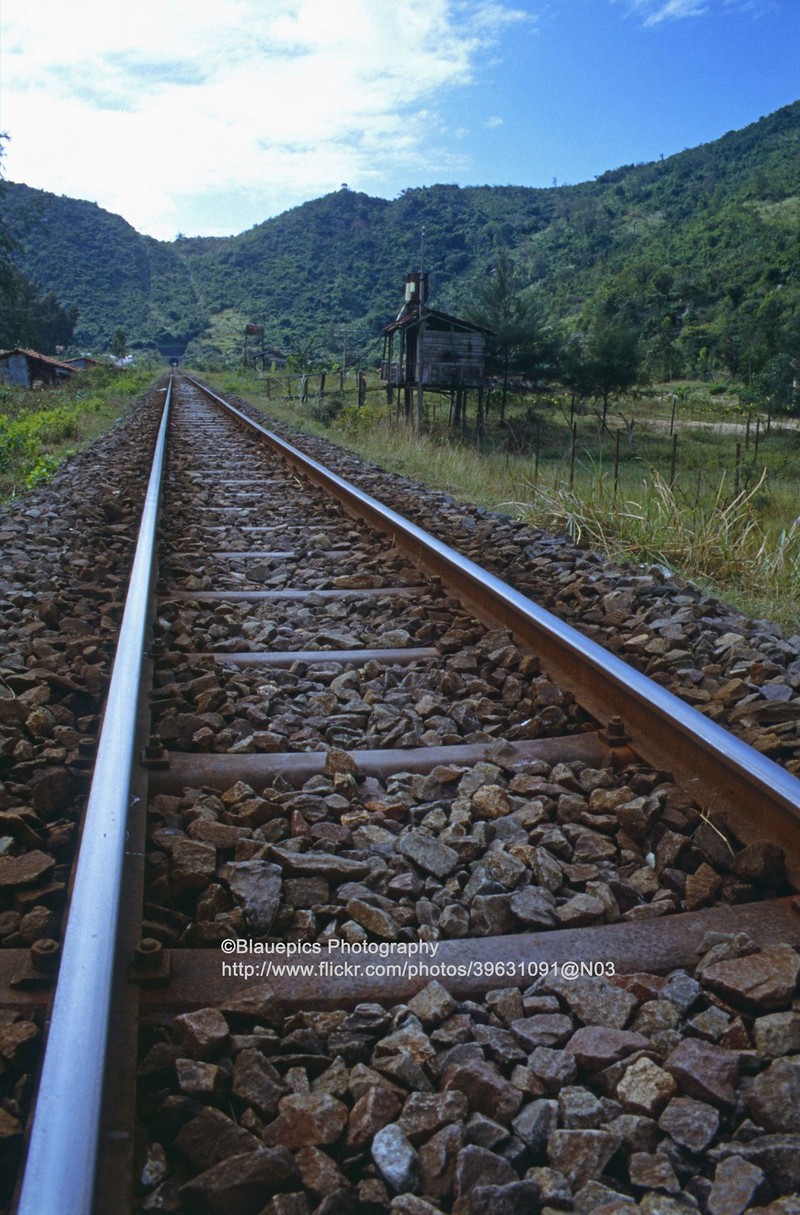 Loat anh ghi lai hanh trinh tu Nha Trang di Hue nam 1993 cua khach Tay-Hinh-5