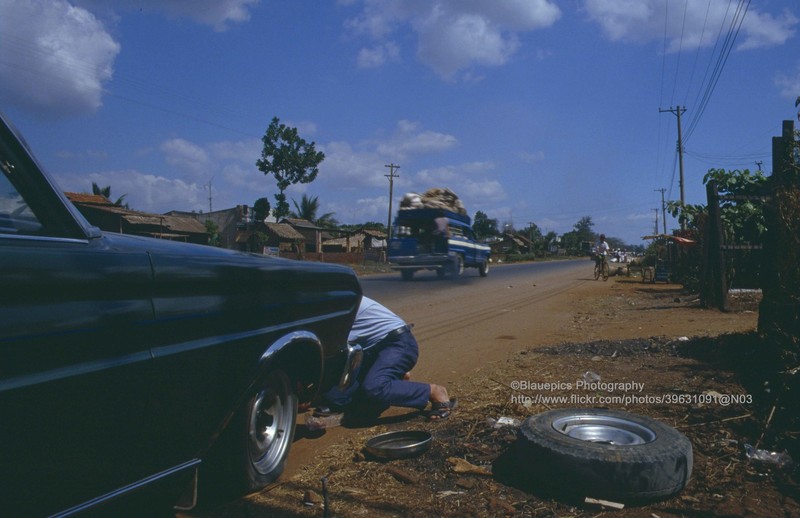 Loat anh ghi lai hanh trinh tu Nha Trang di Hue nam 1993 cua khach Tay