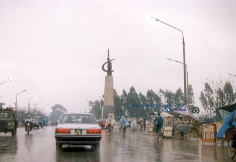 Hoai niem thu do Ha Noi nam 1991 qua ong kinh khach Tay