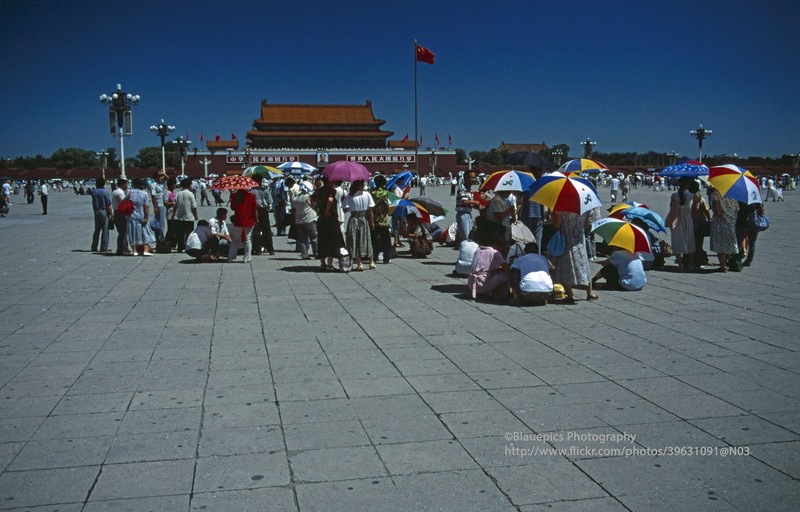 Anh song dong ve doi thuong o Bac Kinh nam 1998-Hinh-2