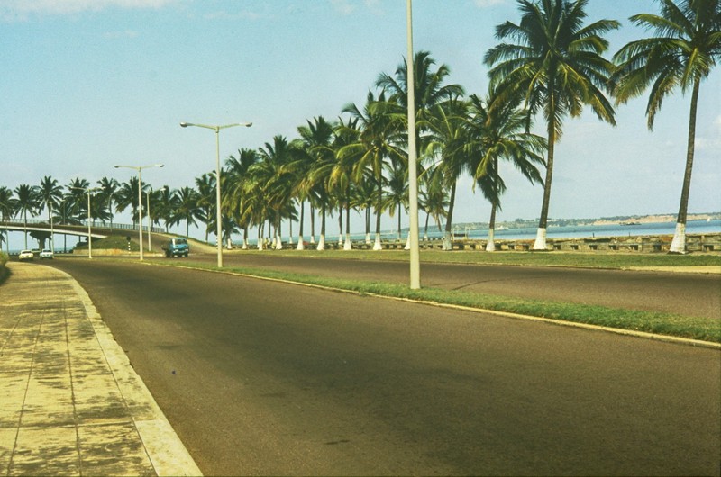 Mozambique nam 1979-1982 qua loat anh song dong