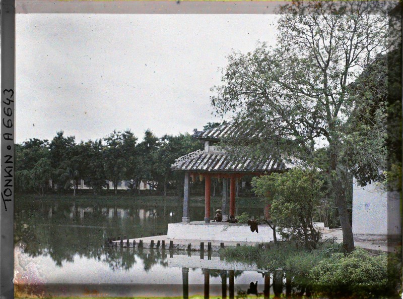 Ho Hoan Kiem - den Ngoc Son trong khac la trong anh mau 1915-Hinh-2