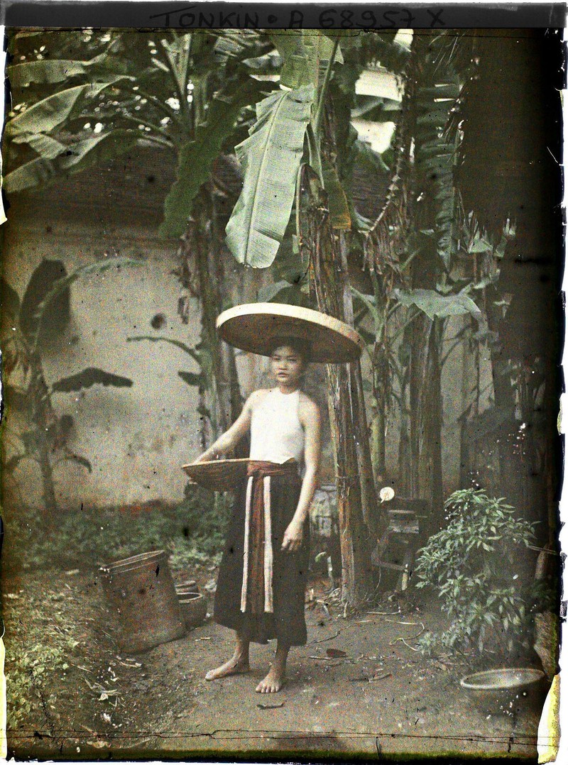 Phu nu nong thon Bac Bo nam 1921 dep moc mac qua loat anh mau hiem-Hinh-2