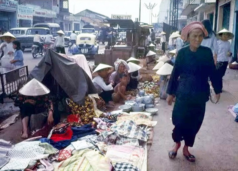 Chum anh hiem ve hop cho tren via he Sai Gon nam 1967-1968-Hinh-7