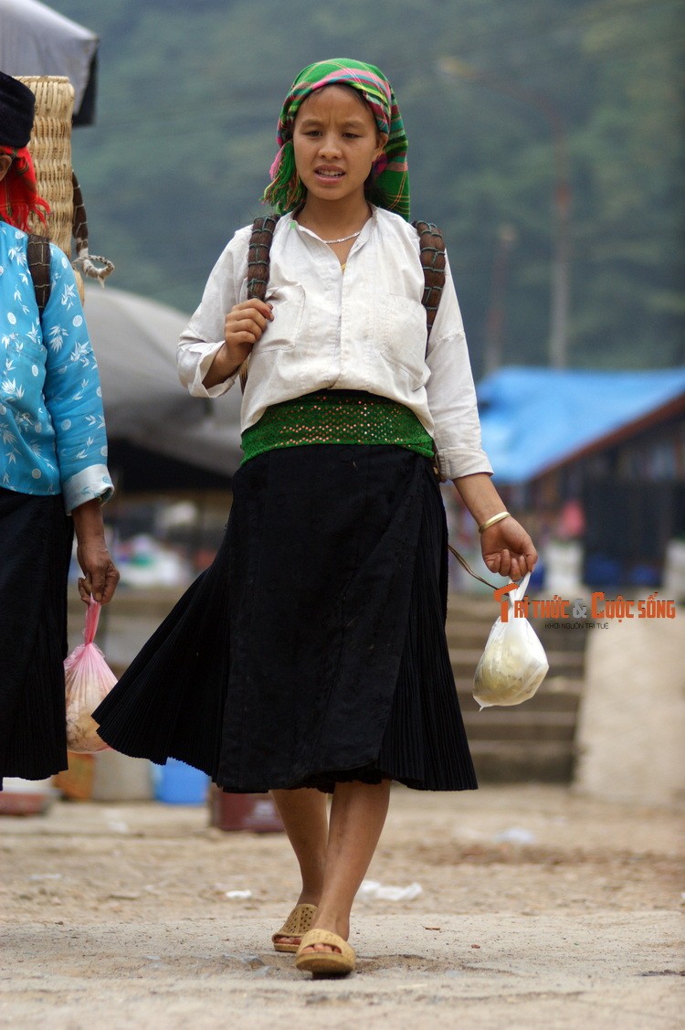 Phu nu vung cao nguyen da Ha Giang dep moc mac ma rang ngoi-Hinh-4