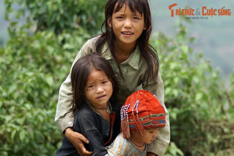 Phu nu vung cao nguyen da Ha Giang dep moc mac ma rang ngoi-Hinh-6