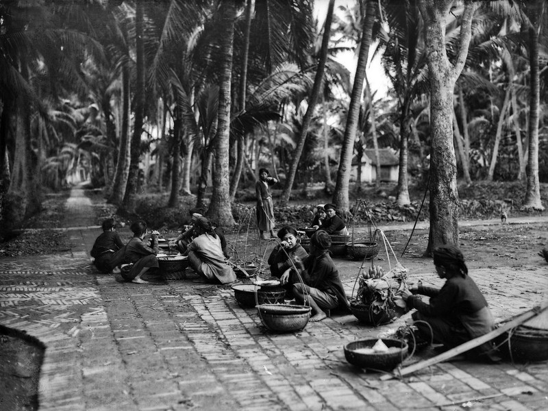 Ngam lang Dua o tinh Ha Dong thap nien 1920 cuc binh yen