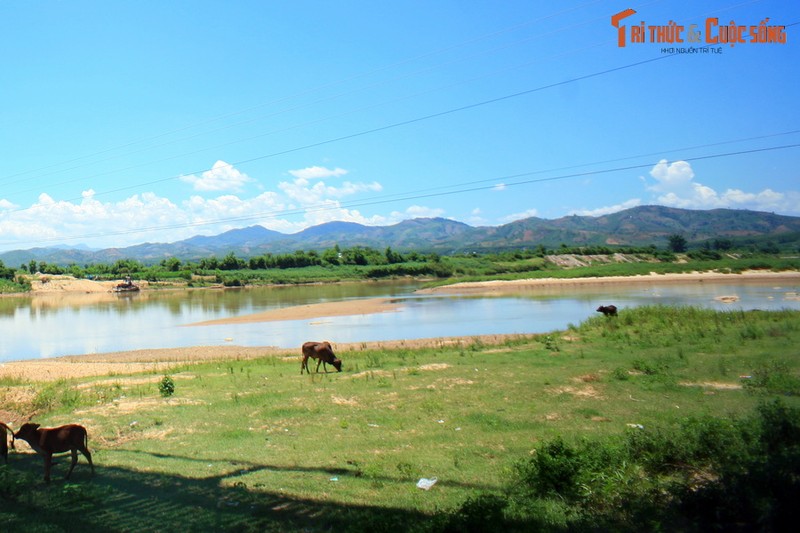 Giai thoai ve dong song chay nguoc ky la o Tay Nguyen-Hinh-3