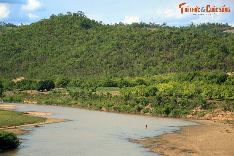 Chiem nguong “thien duong ha gioi” tren dong song noi tieng Gia Lai-Hinh-3