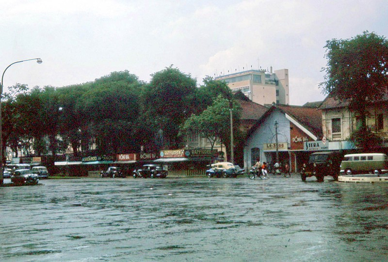 Cuoc song nhon nhip o Sai Gon nam 1964 qua loat anh hiem-Hinh-5