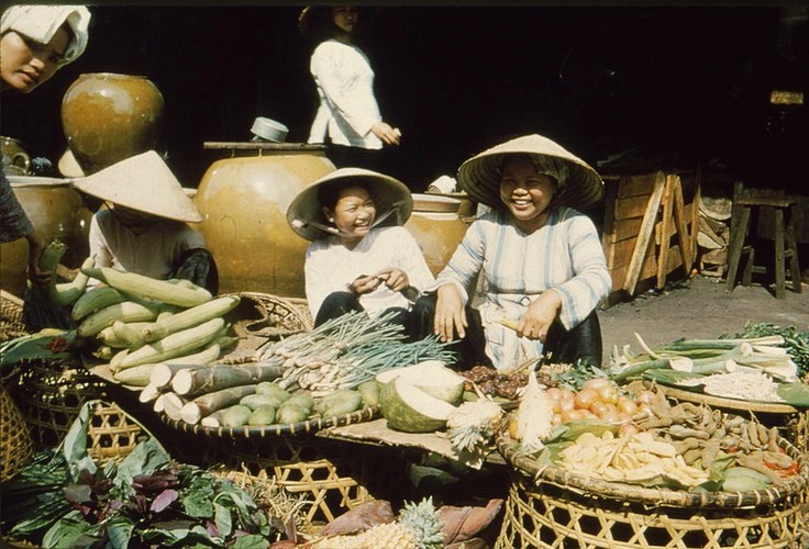 Canh muu sinh tren duong pho Sai Gon nam 1956-Hinh-7