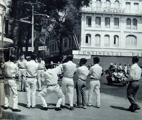 Loat anh ve cuoc song o Sai Gon trong sach nam 1955-Hinh-7