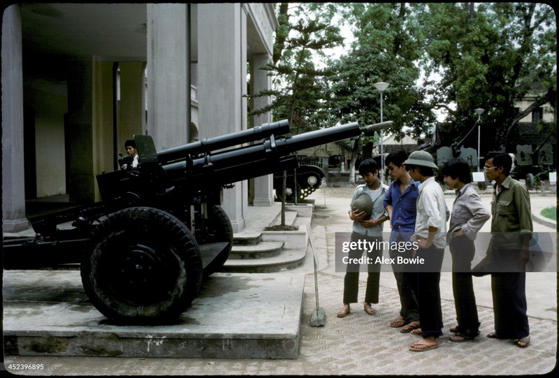 Ha Noi nam 1984 cuc soi dong va day mau sac-Hinh-5