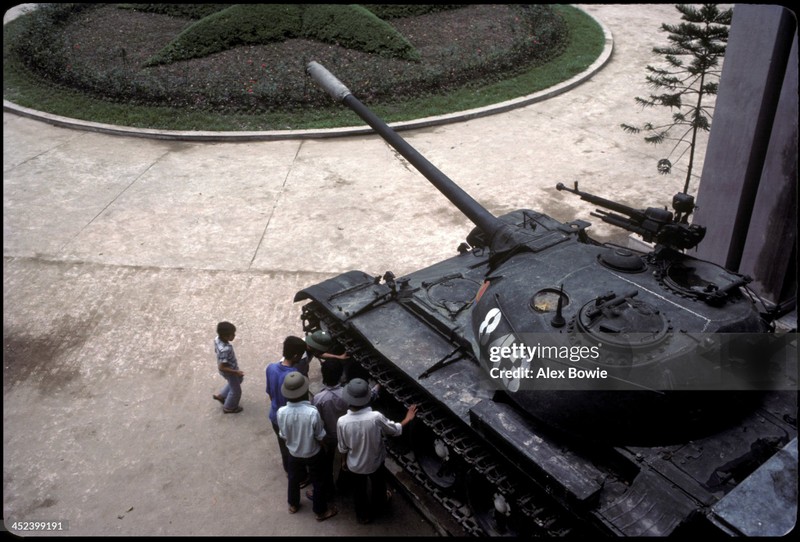 Ha Noi nam 1984 cuc soi dong va day mau sac-Hinh-6