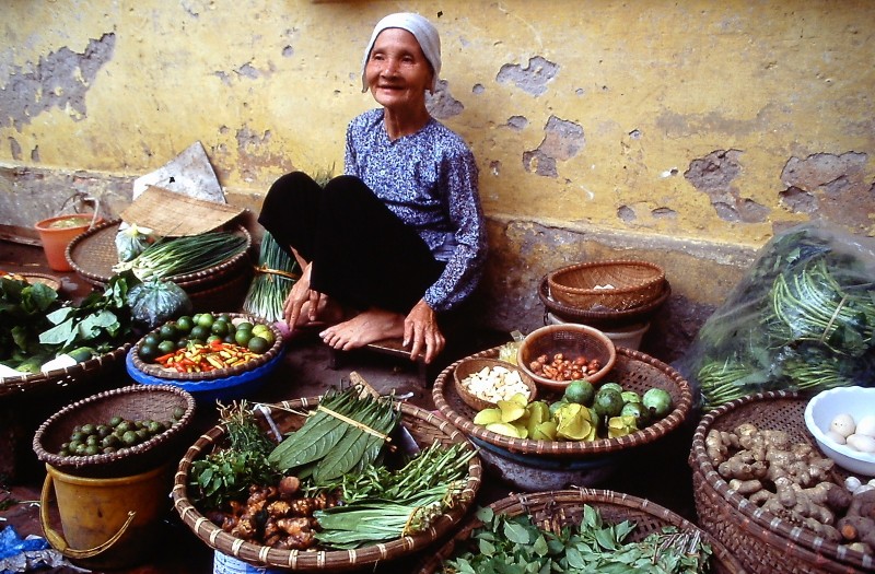 Cuoc song nhon nhip o khu pho co Ha Noi nam 1995-Hinh-6