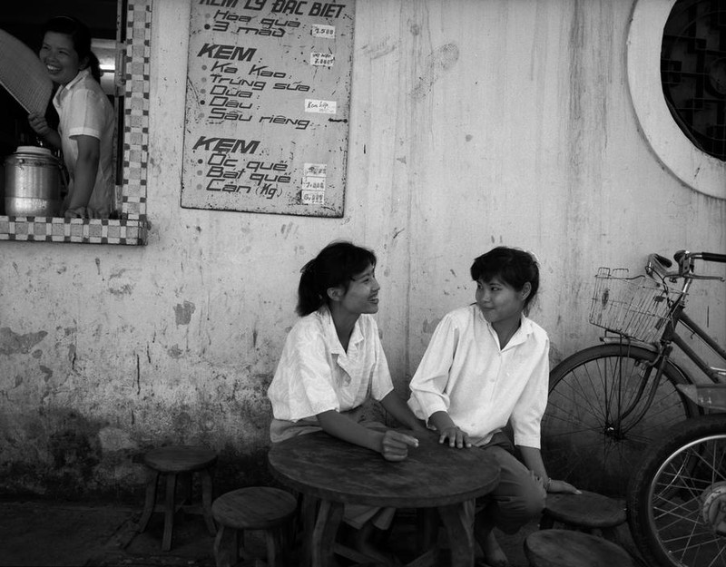 Ngam cuoc song o Ha Noi nam 1992 qua loat anh sinh dong-Hinh-2