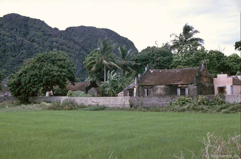 Lang nguoi truoc ve dep hoang so cua Ninh Binh nam 1991-Hinh-8