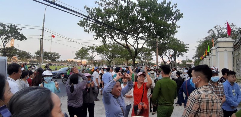 Vu tranh chap bat dong san lon nhat mien Trung: Toa bac don khang cao, hang tram ho dan vo tay-Hinh-2