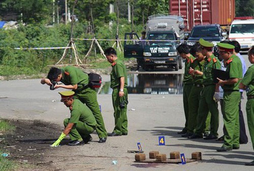 Thieu nien 16 tuoi bi dam tu vong trong vu hon chien kinh hoang o Sai Gon