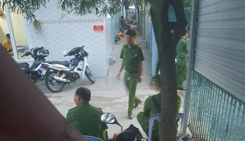 Nghi vo ngoai tinh, cha giet con trai 5 tuoi roi treo co tu tu o Sai Gon