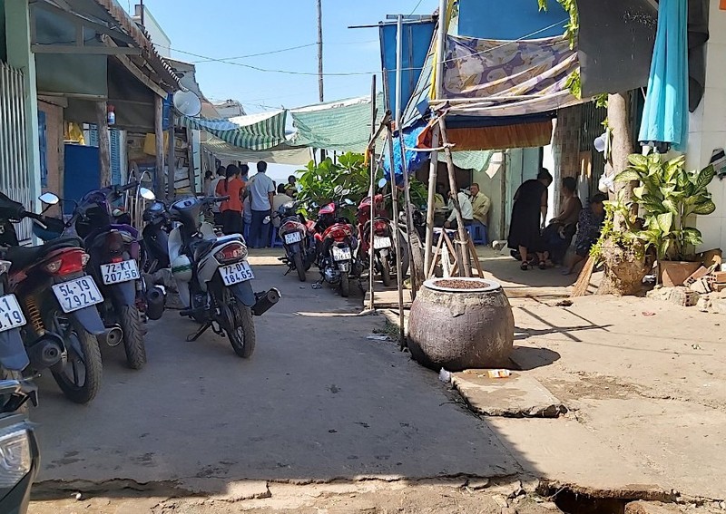 ​Tat nuoc trung nha hang xom, nguoi dan ong bi truy sat toi chet