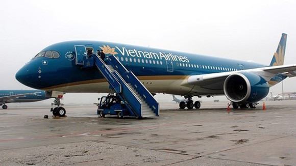 Nu tiep vien truong hang Vietnam Airline bi tam giu vi nghi buon lau