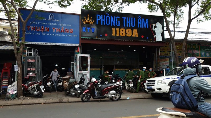 28 nguoi Trung Quoc nhap canh trai phep tron trong phong thu am o Sai Gon