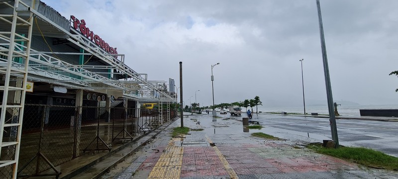 Nha hang, khach san tren tuyen duong 5 sao o Da Nang bo hoang vi vang khach