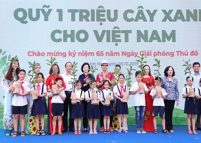 Quy sua vuon cao VN va 1 trieu cay xanh to chuc le trong cay, trao sua-Hinh-9